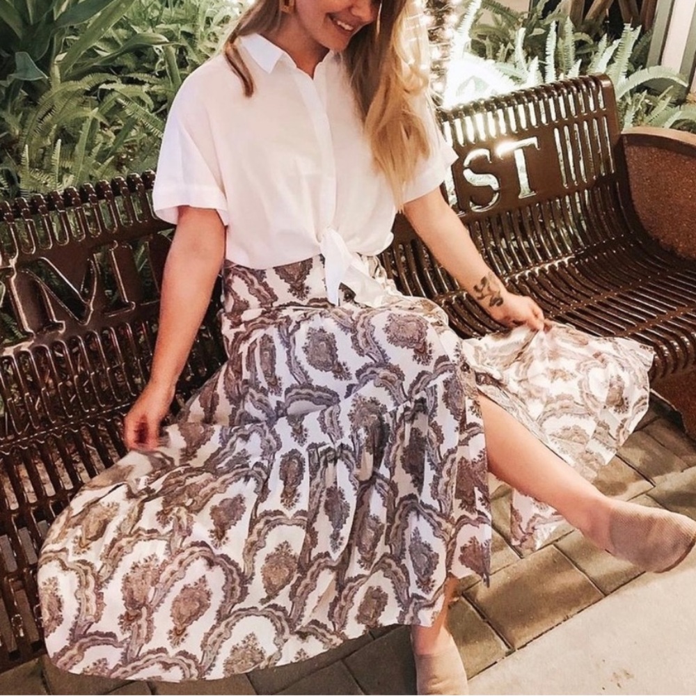 H&M Cream & Floral Paisley Print Boho Festival Long Tiered Flowy Maxi Skirt Sz 6 - Picture 3 of 9